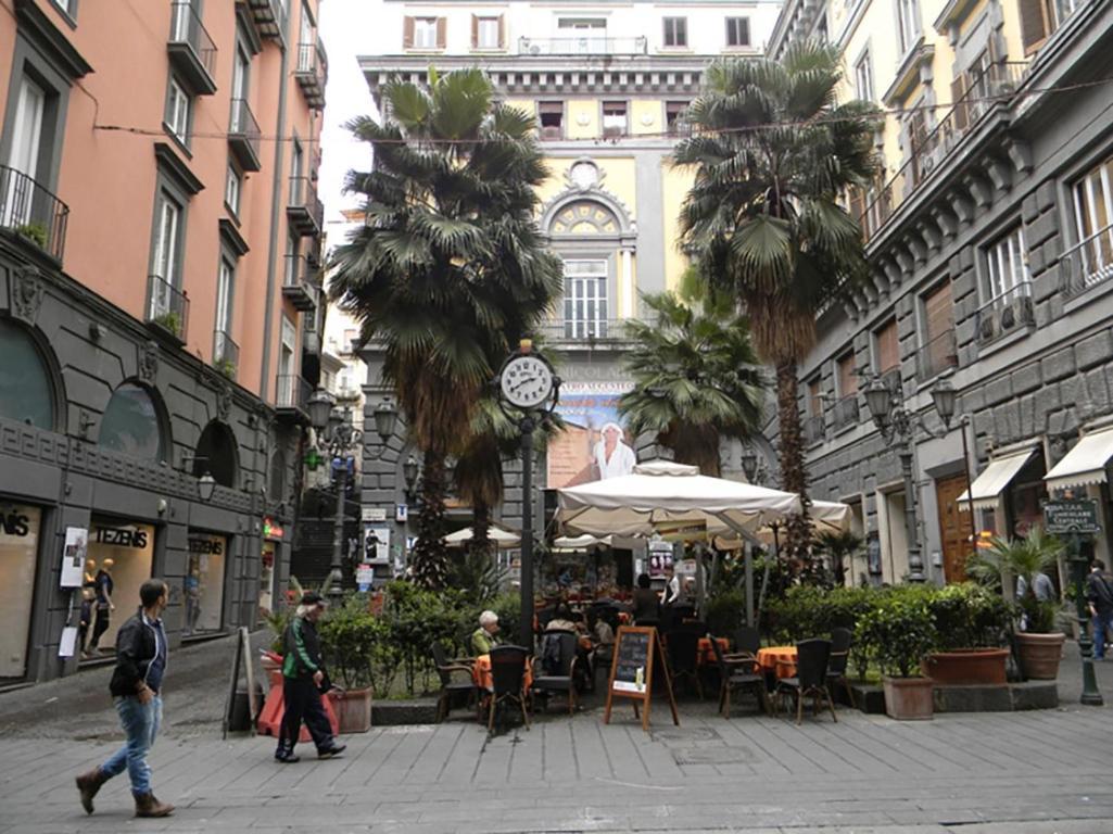Casa Vacanze Napoli Centro Carmen & Sara מראה חיצוני תמונה